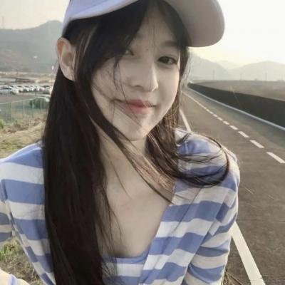 与男孩同车